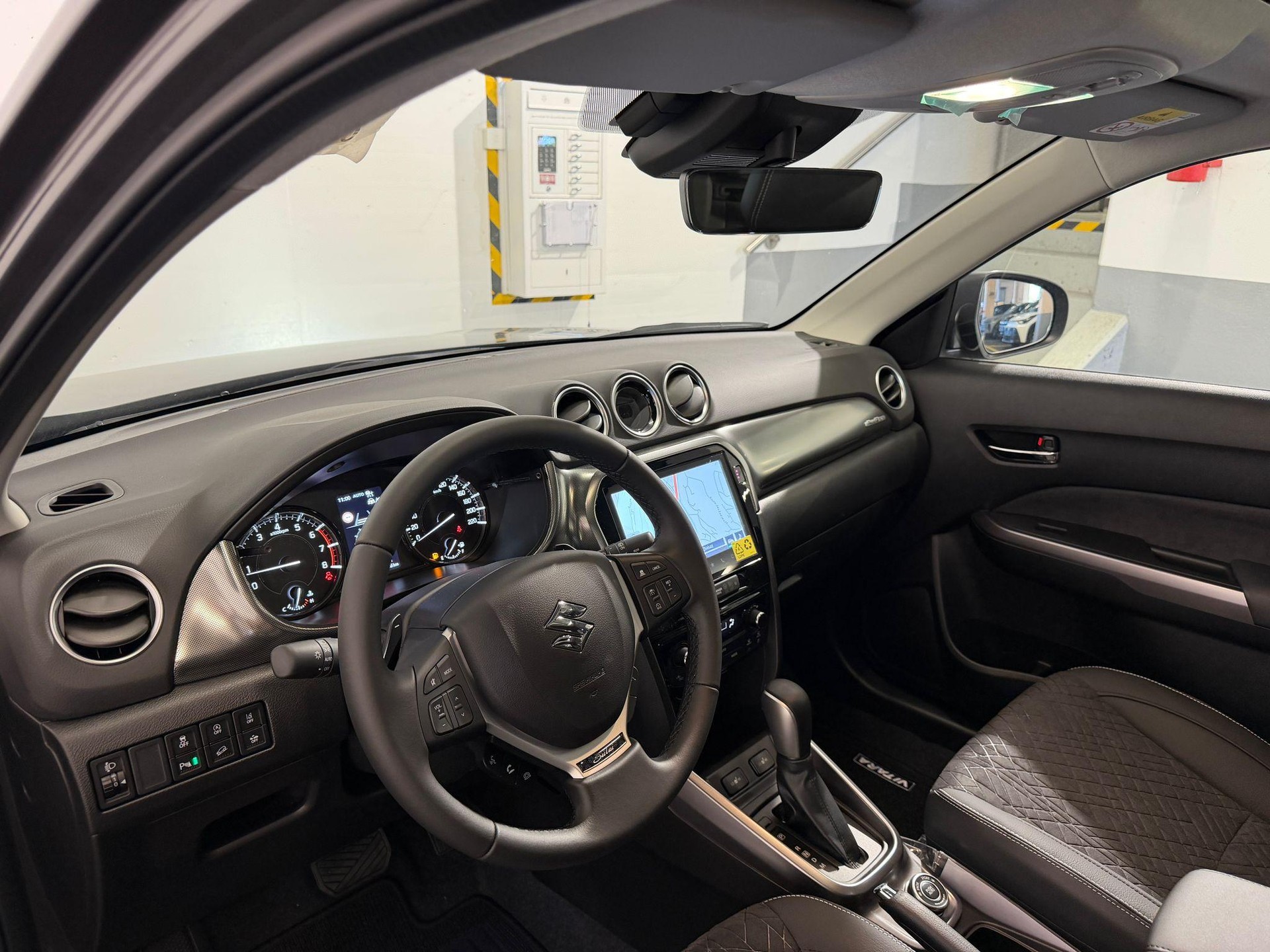 SUZUKI Vitara 1.4 T Piz Sulai Top Hybrid 4x4-image-5