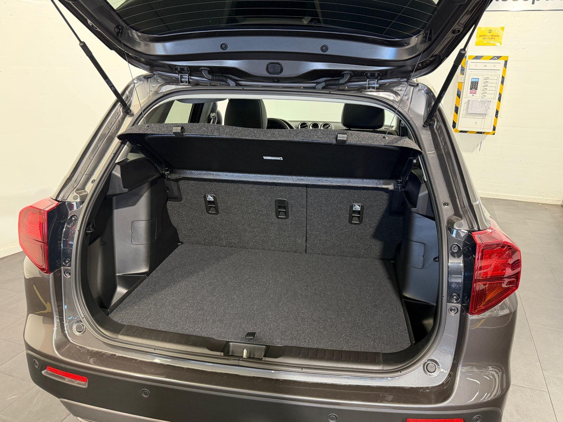 SUZUKI Vitara 1.4 T Piz Sulai Top Hybrid 4x4-image-13