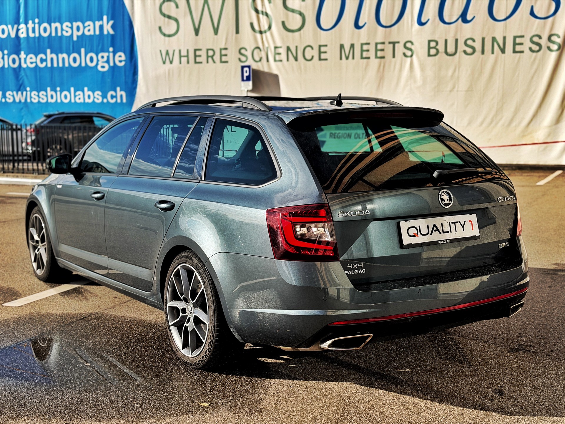 SKODA Octavia Combi 2.0 TDI RS 4x4 DSG-image-2