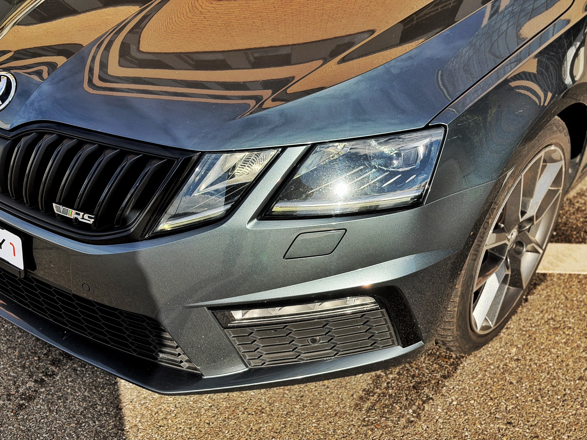 SKODA Octavia Combi 2.0 TDI RS 4x4 DSG-image-9