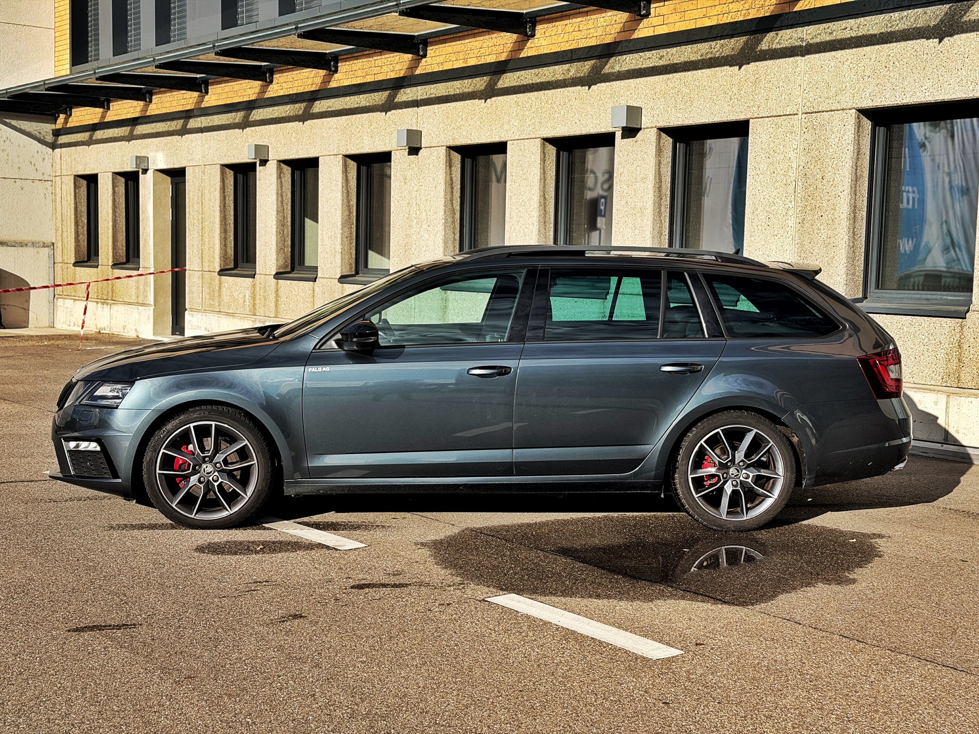 SKODA Octavia Combi 2.0 TDI RS 4x4 DSG-image-1