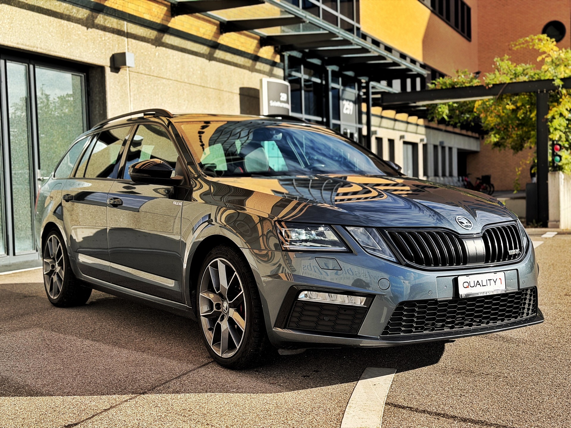 SKODA Octavia Combi 2.0 TDI RS 4x4 DSG-image-5