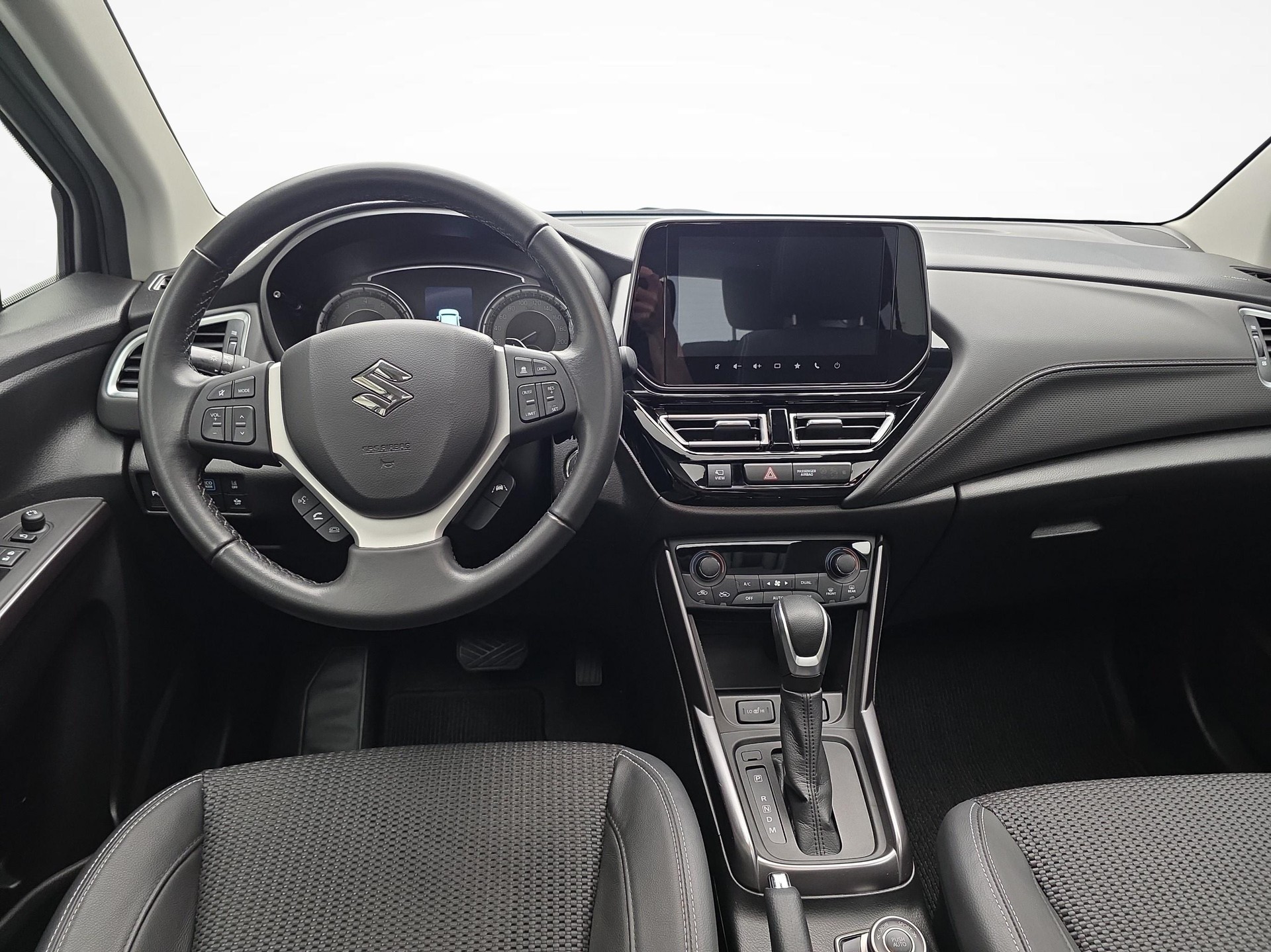 SUZUKI S-Cross 1.5 Compact Top Hybrid 4x4-image-8