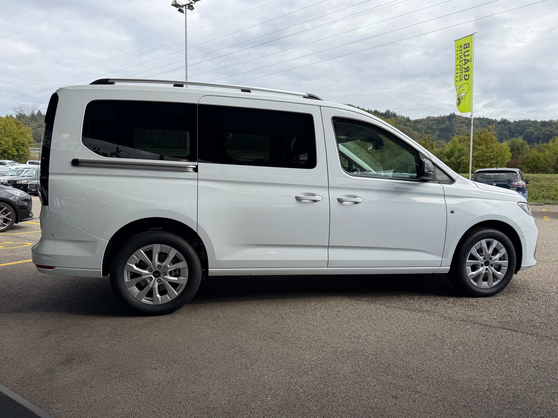 FORD Grand Tourneo Connect 1.5 PHEV Titanium Automat-image-6