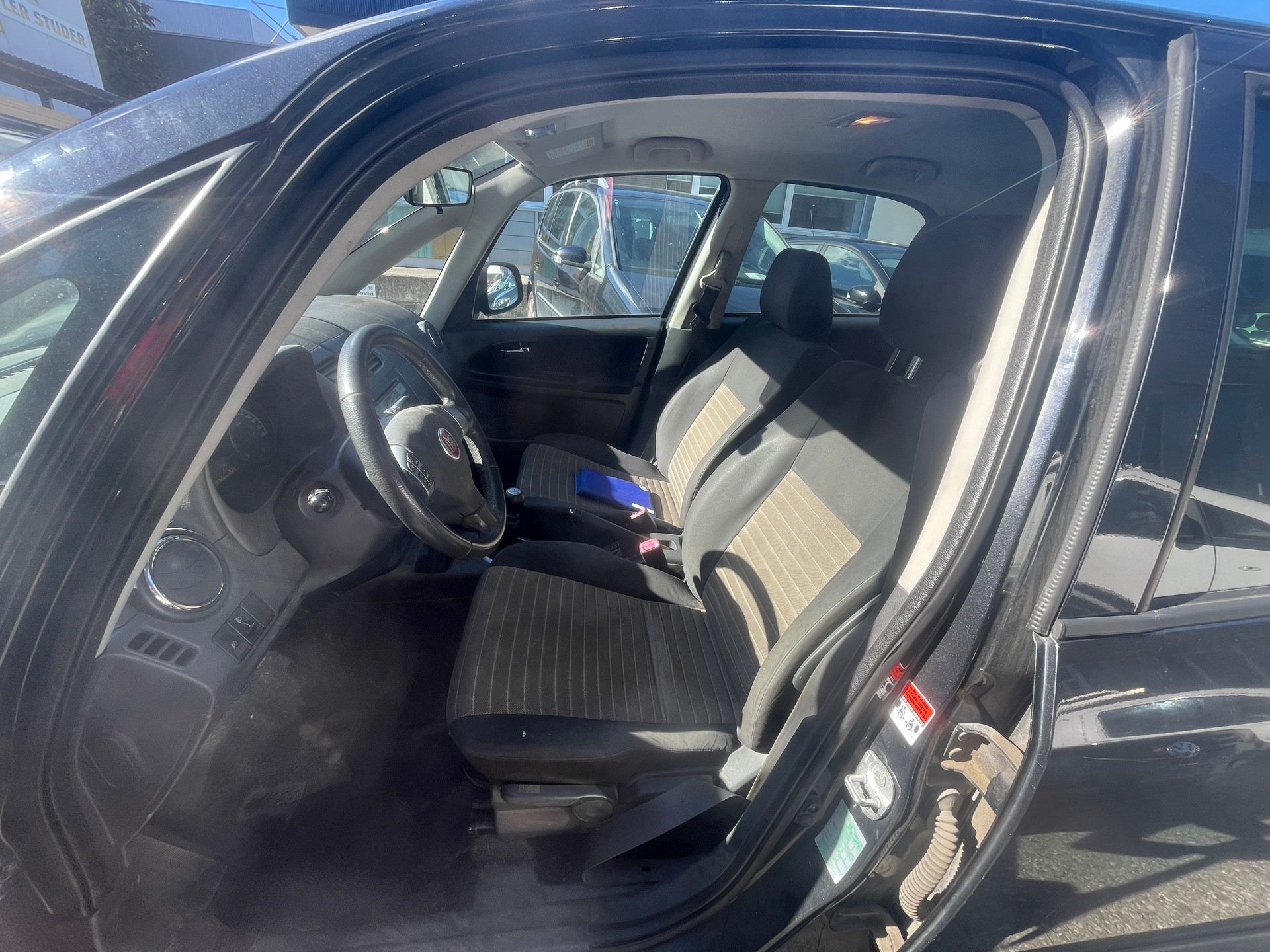 FIAT Sedici 1.6 4WD Emotion-image-9