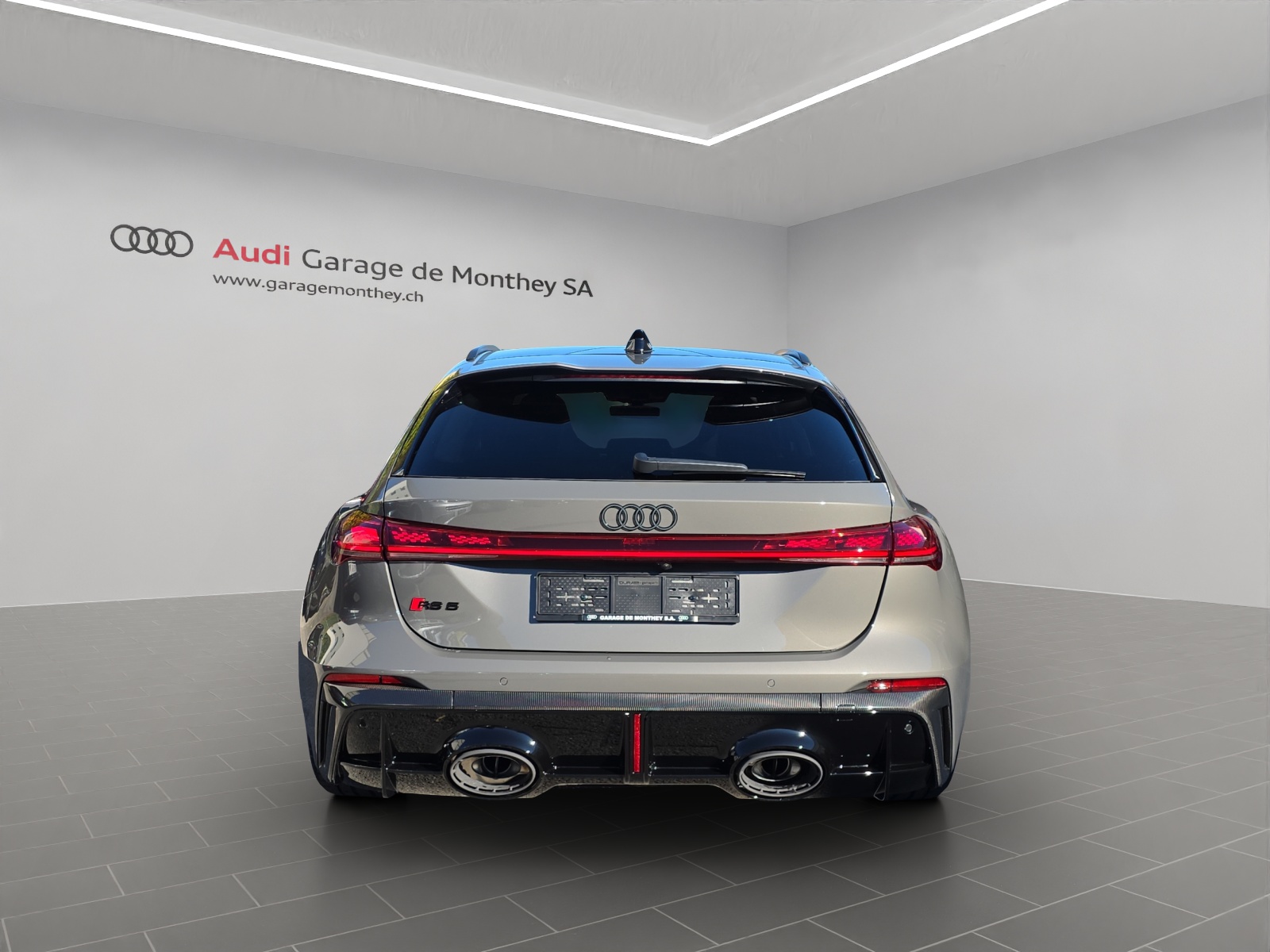 AUDI RS 5 Avant TFSI 470 kW Tiptronic quattro-image-4
