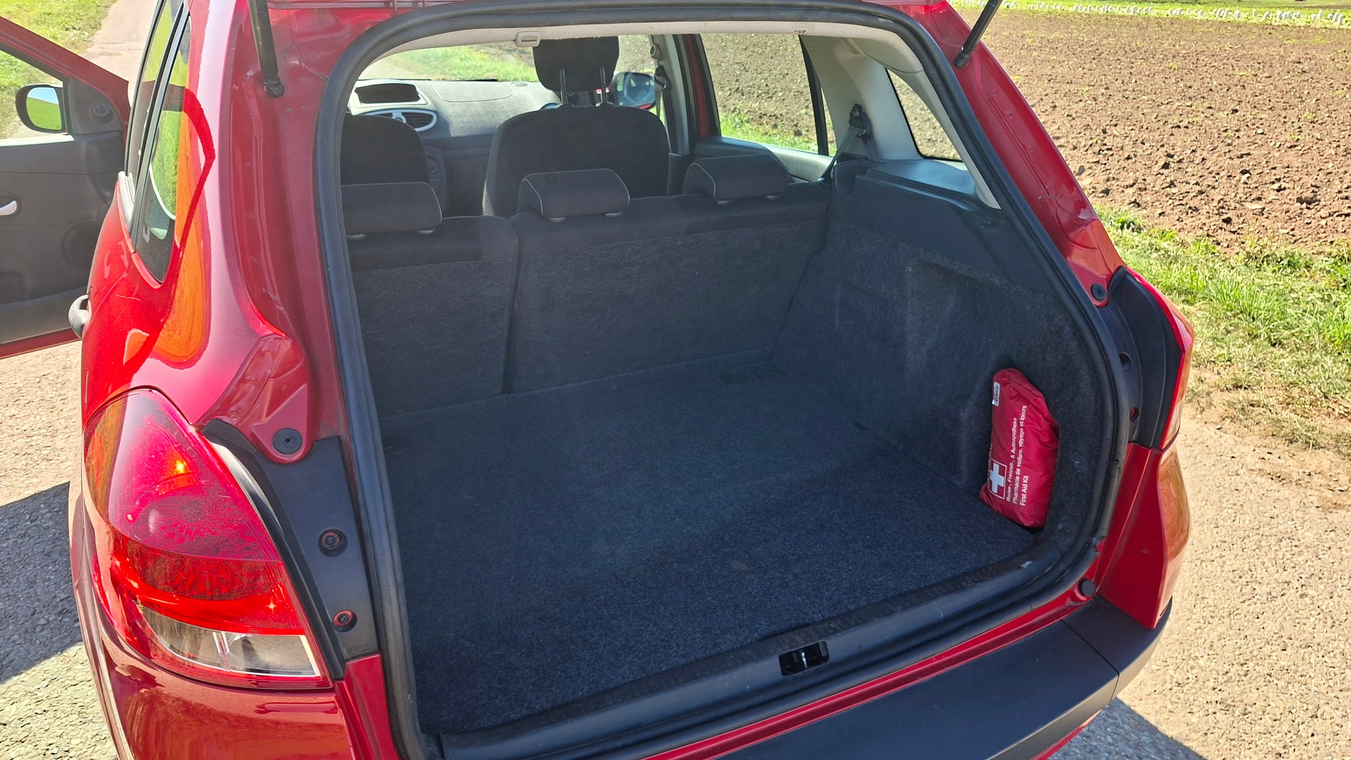 RENAULT 1.2 16V 75 Yahoo-image-4