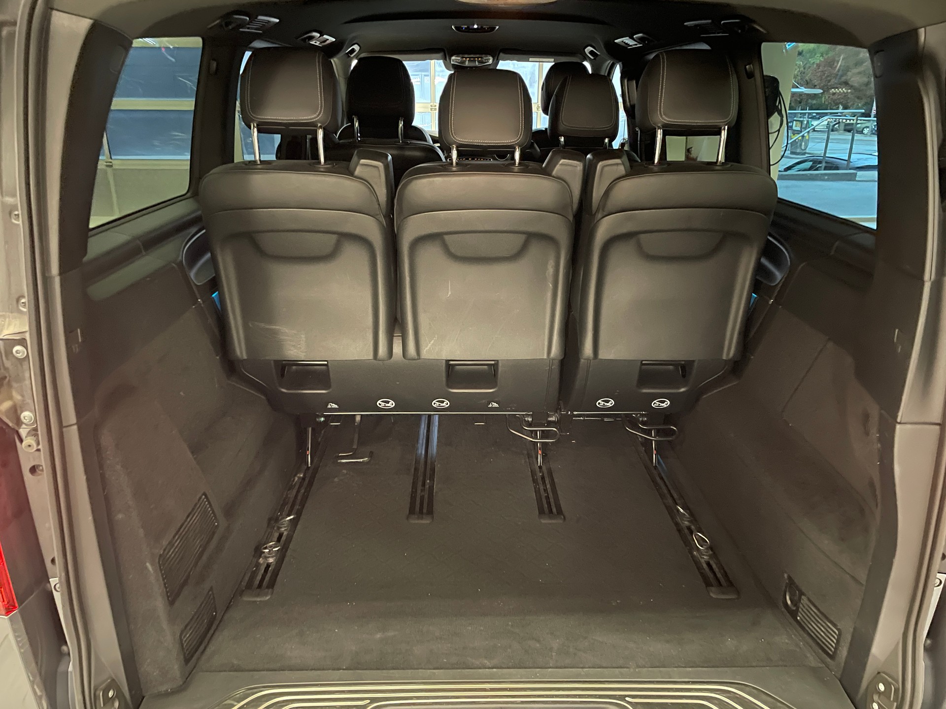 MERCEDES-BENZ V 300 d lang Swiss Edition 4Matic 9G-Tronic-image-8