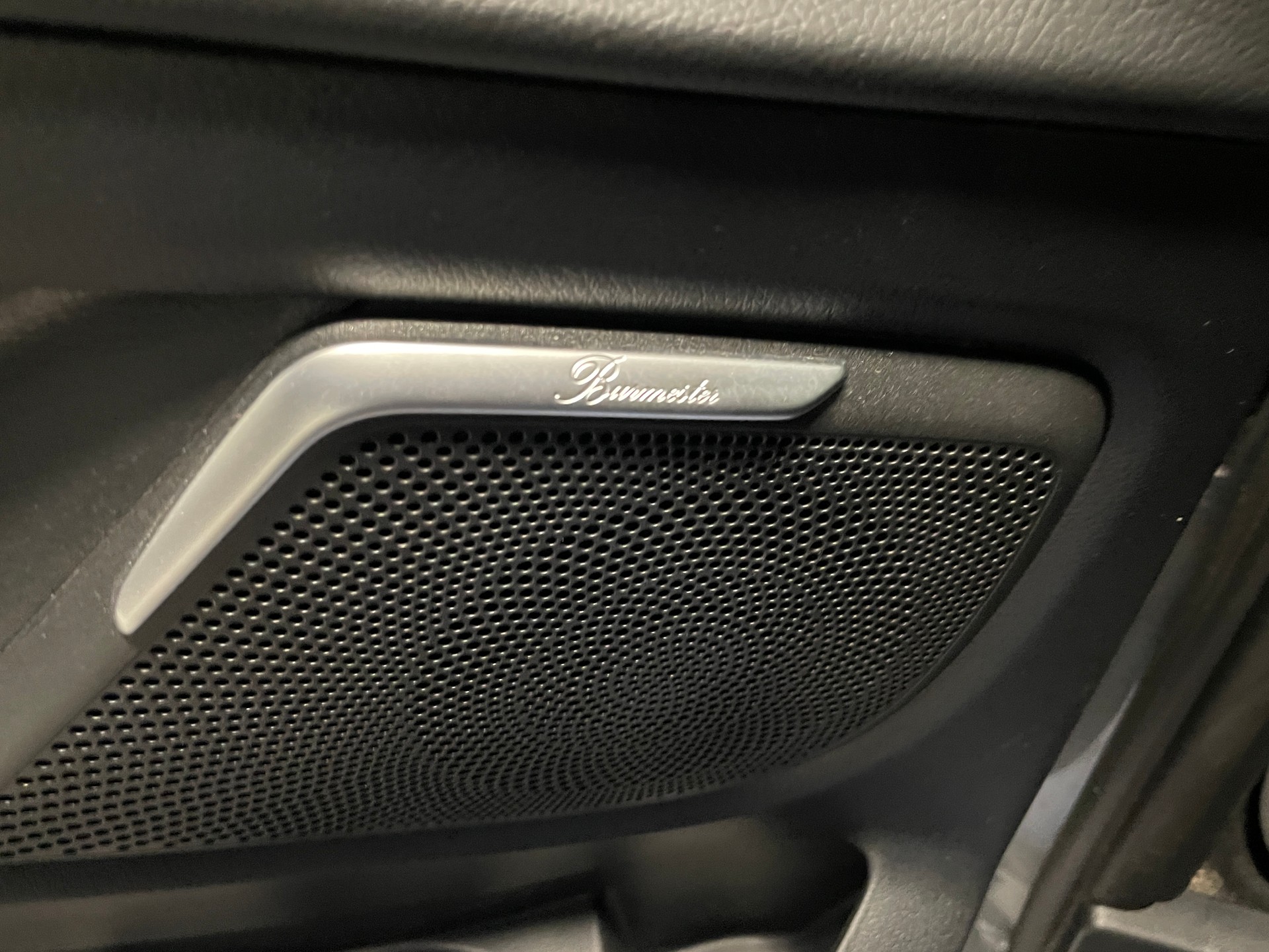 MERCEDES-BENZ V 300 d lang Swiss Edition 4Matic 9G-Tronic-image-16