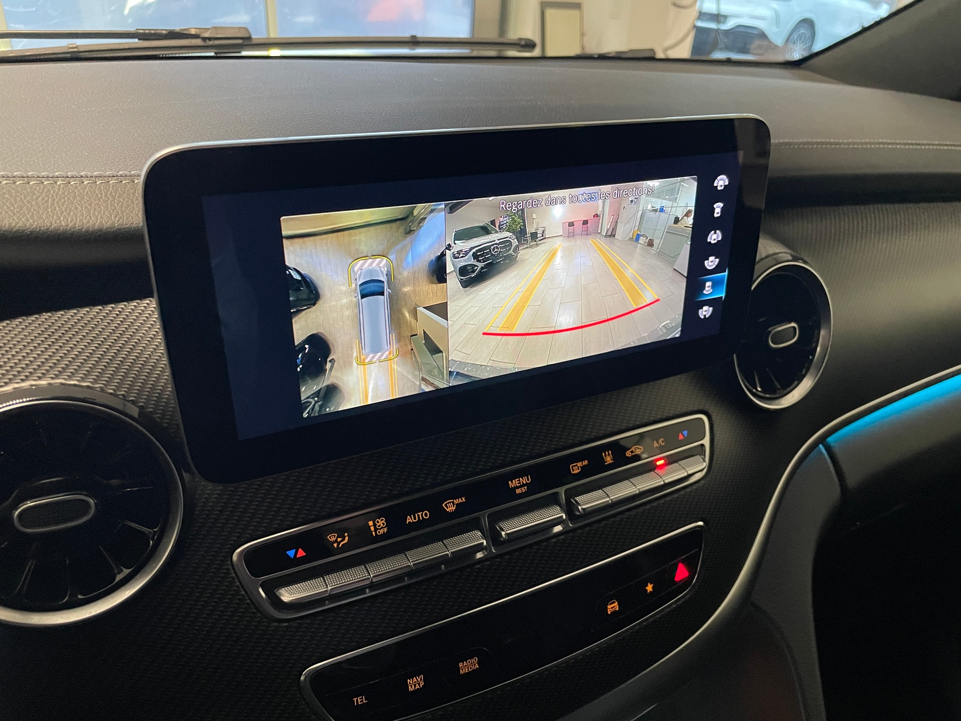 MERCEDES-BENZ V 300 d lang Swiss Edition 4Matic 9G-Tronic-image-21