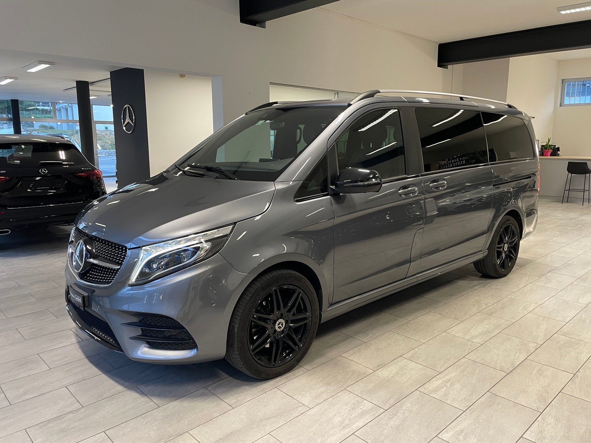 MERCEDES-BENZ V 300 d lang Swiss Edition 4Matic 9G-Tronic-image-0