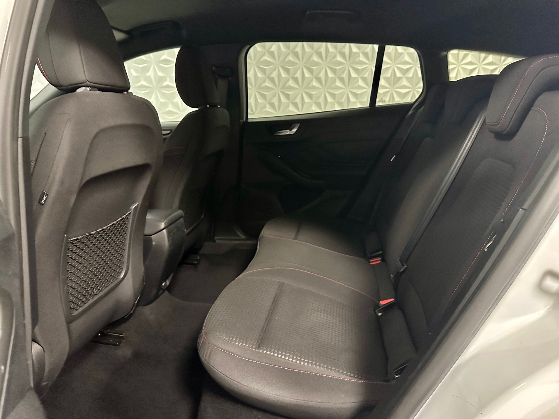 FORD Focus 1.0 SCTi ST Line Automatic-image-13