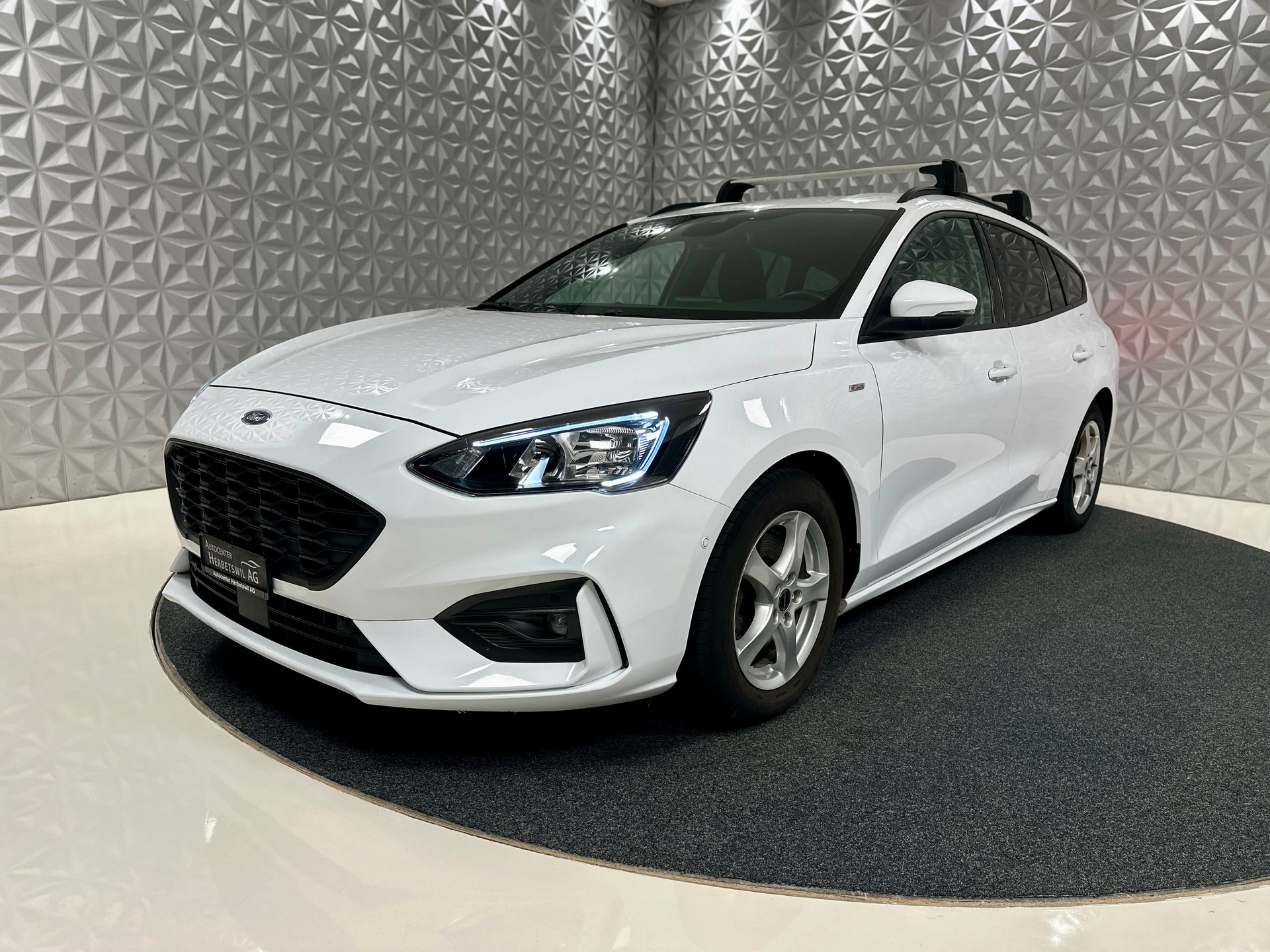 FORD Focus 1.0 SCTi ST Line Automatic-image-8