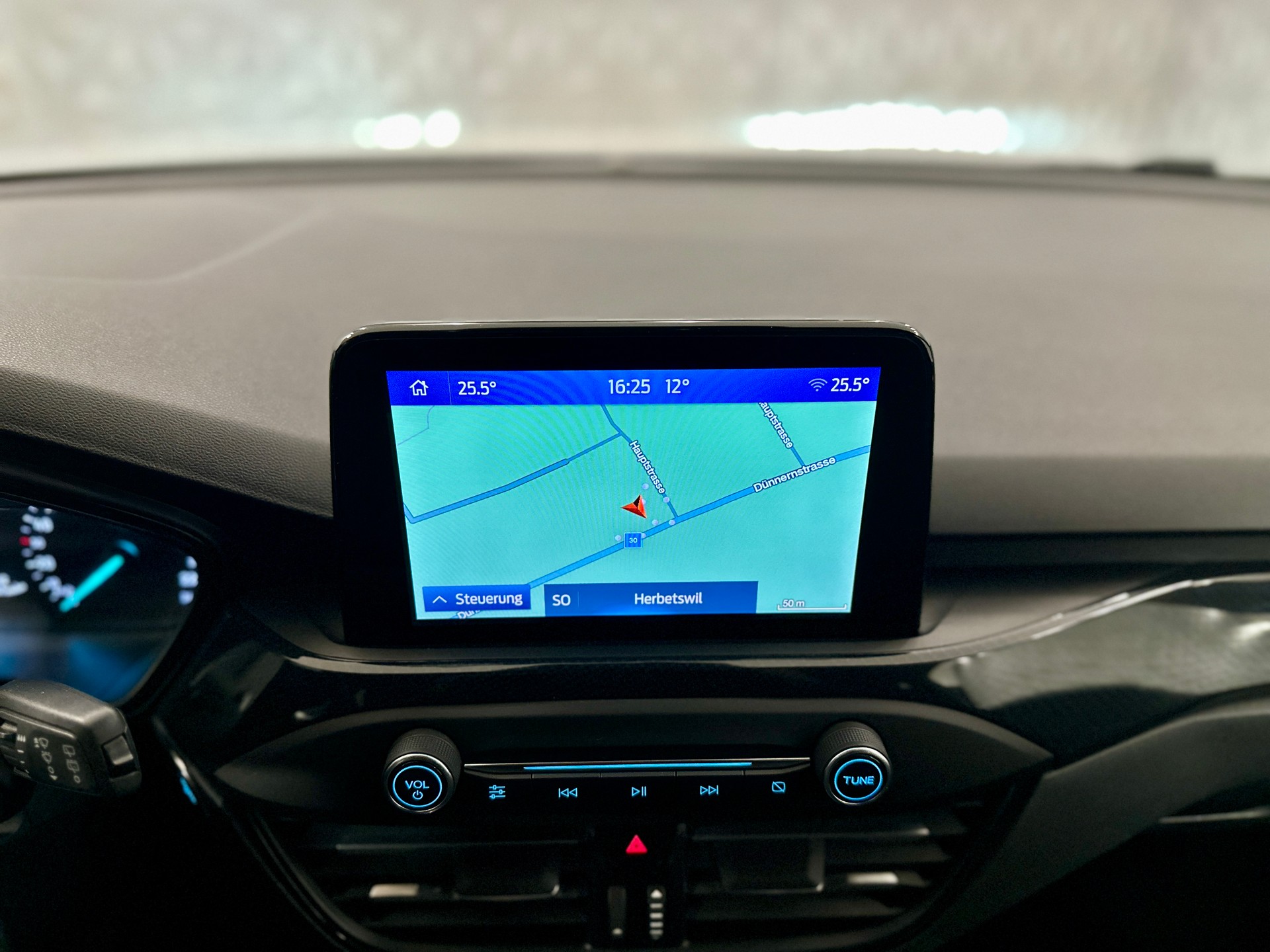 FORD Focus 1.0 SCTi ST Line Automatic-image-19