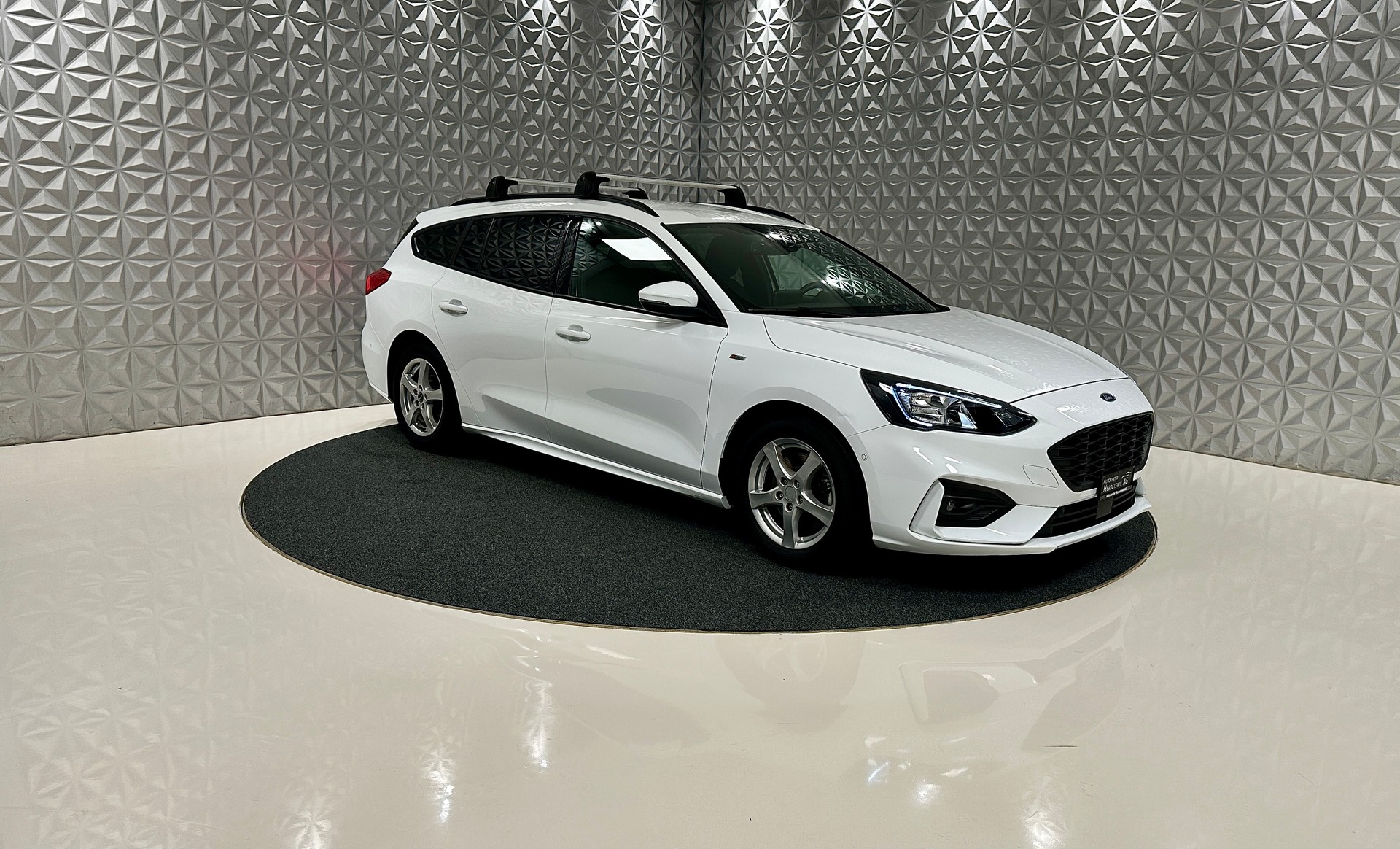 FORD Focus 1.0 SCTi ST Line Automatic-image-2