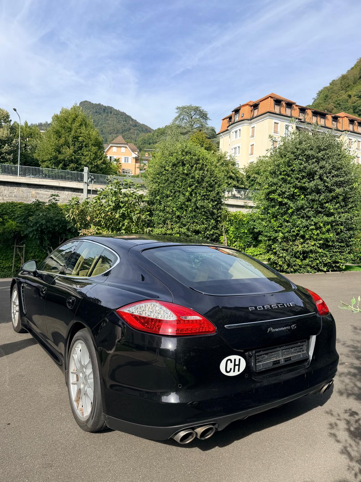 Car photo