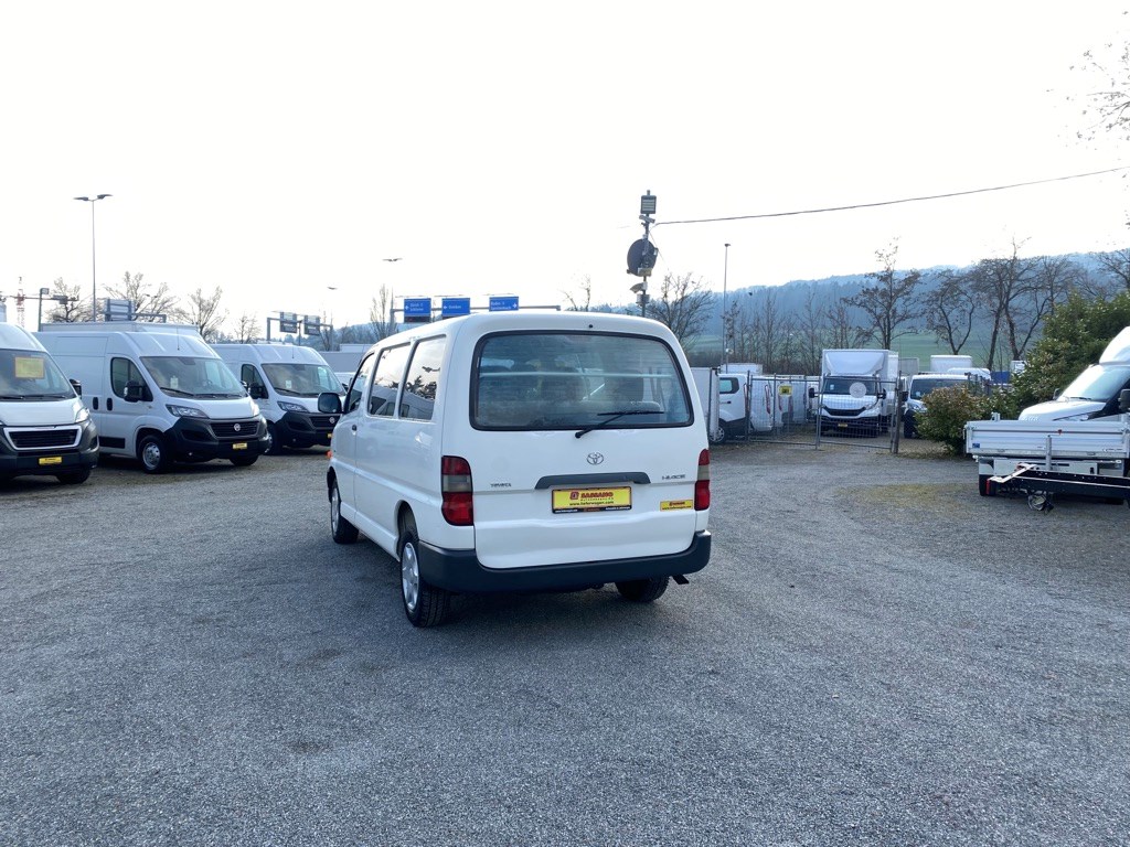 TOYOTA HI-ACE D-4D 9 Plätze-image-4