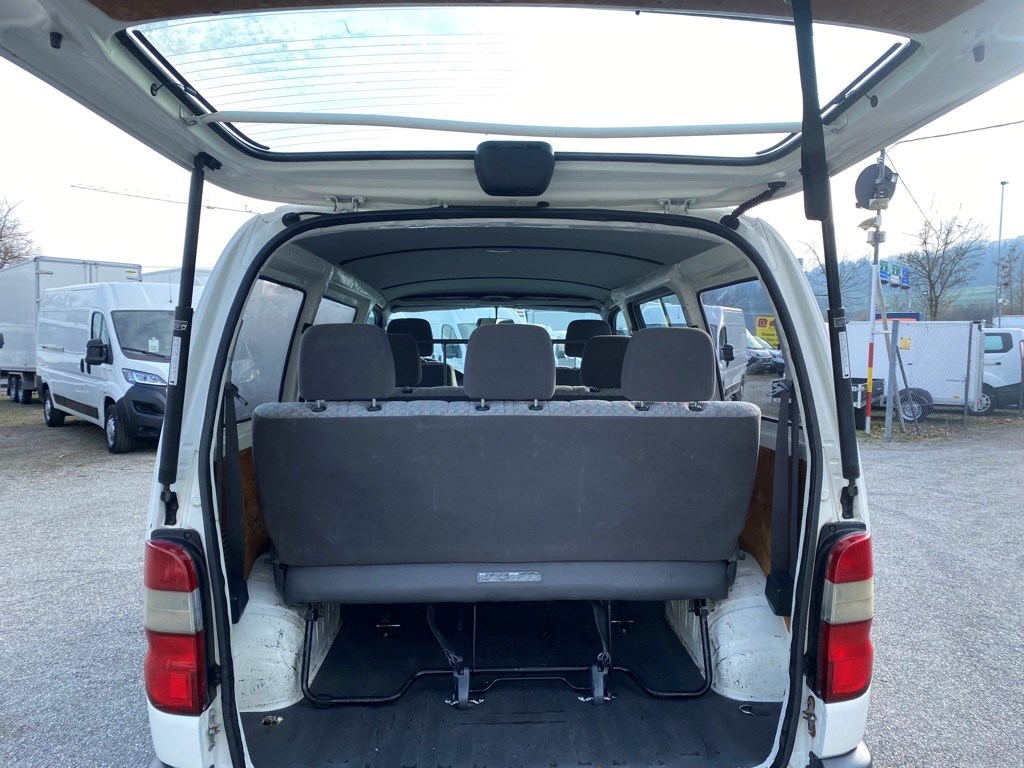 TOYOTA HI-ACE D-4D 9 Plätze-image-7