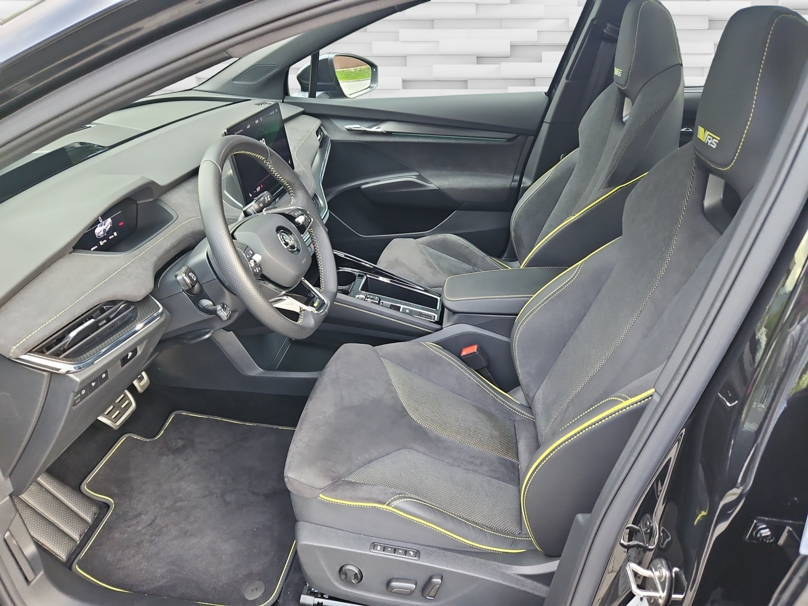 SKODA Enyaq Coupé RS iV 80 4x4-image-4