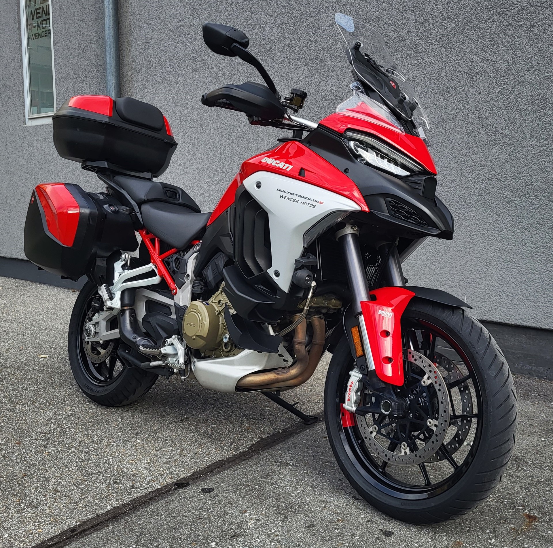DUCATI Multistrada V4 S Travel & Radar-showroom-element-1