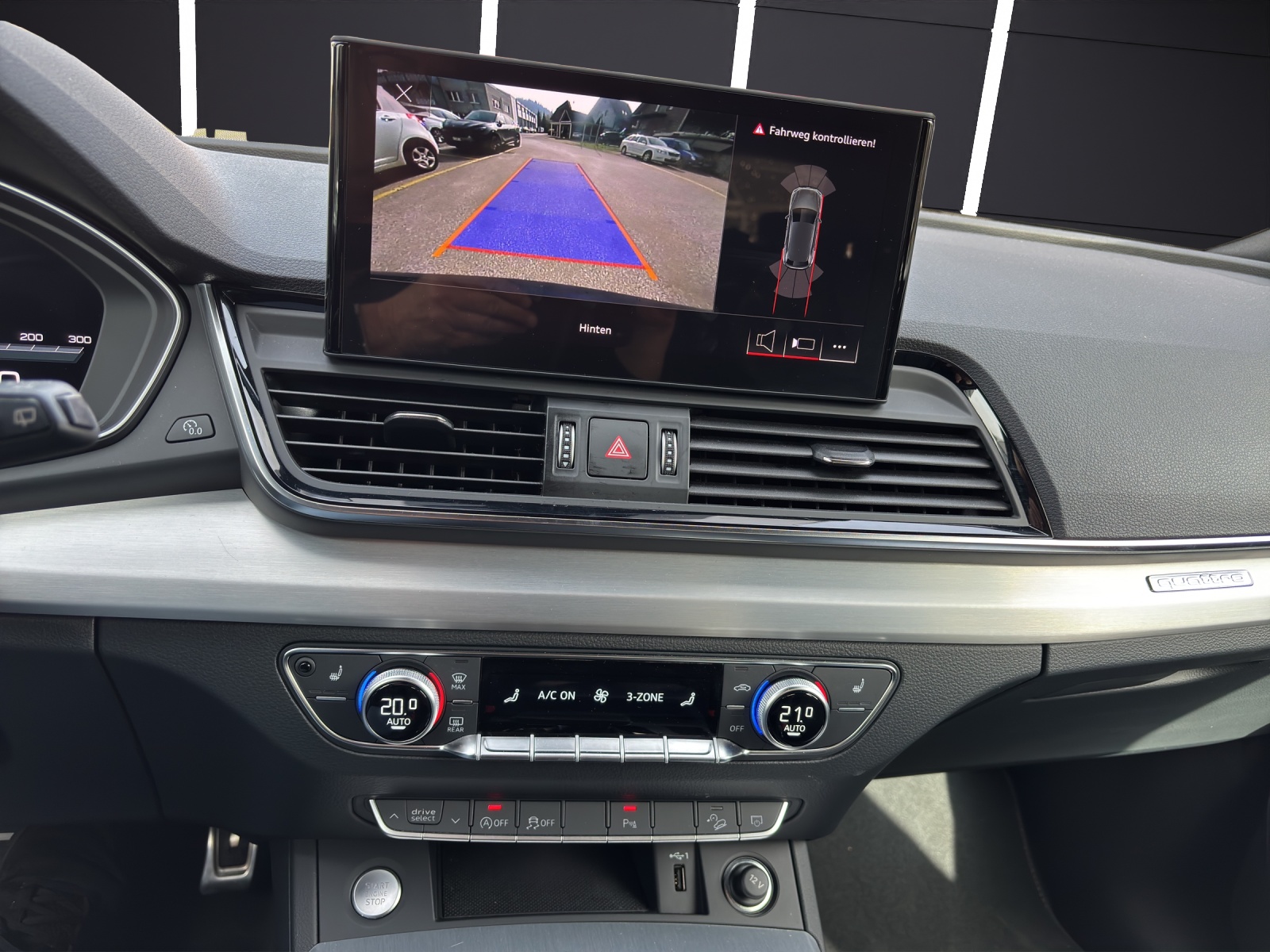 AUDI Q5 40 TDI S-line quattro S-tronic-image-9