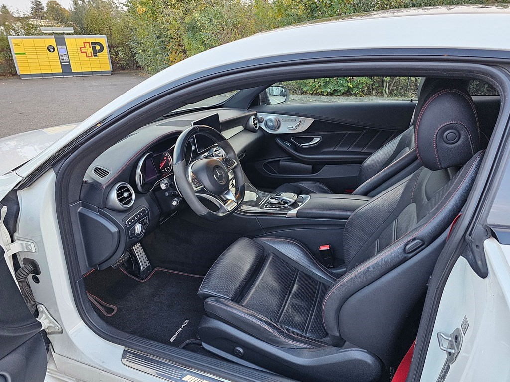 MERCEDES-BENZ C 43 AMG 4matic-image-12