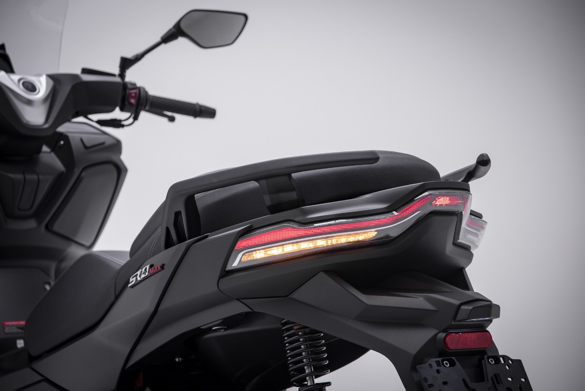 VOGE SR4 Max Luxury-showroom-element-3