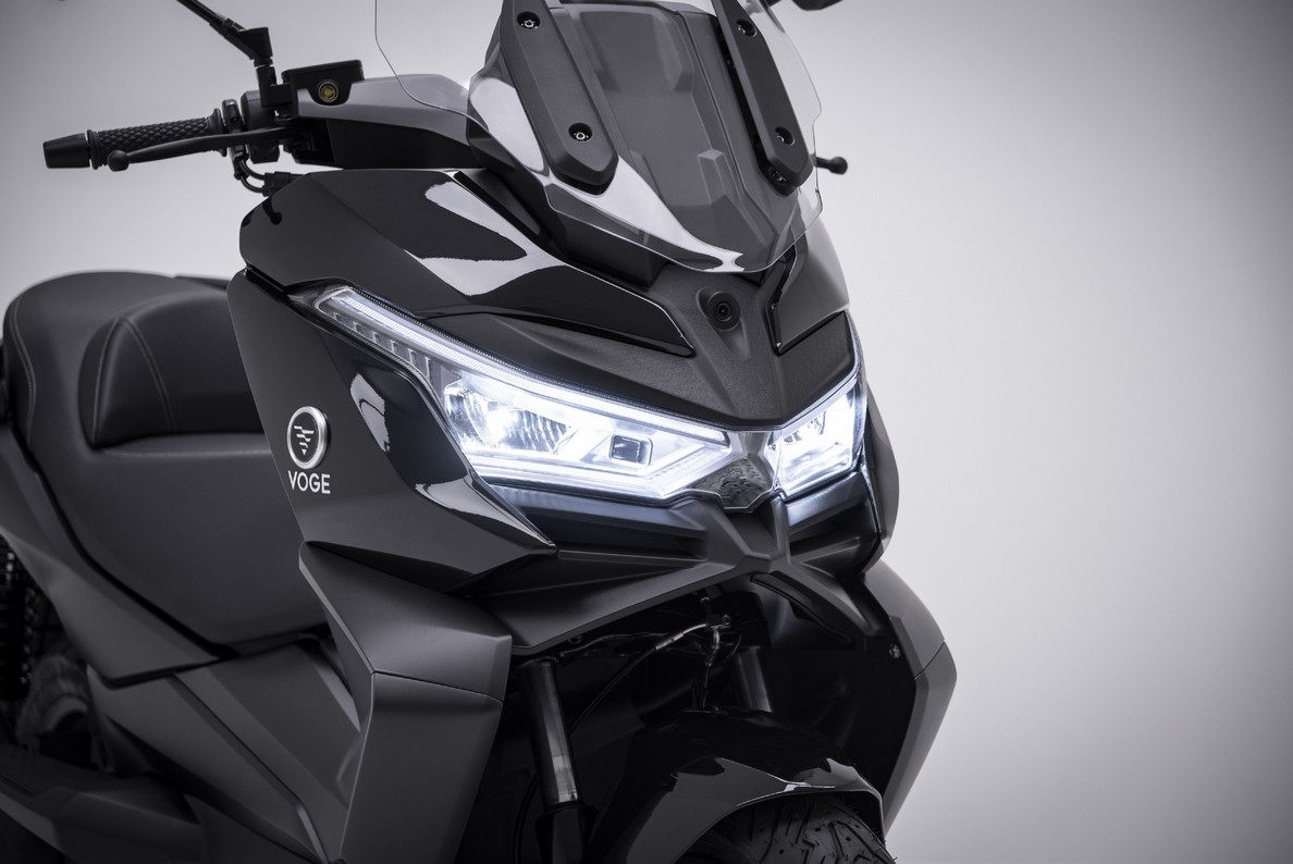 VOGE SR4 Max Luxury-showroom-element-2