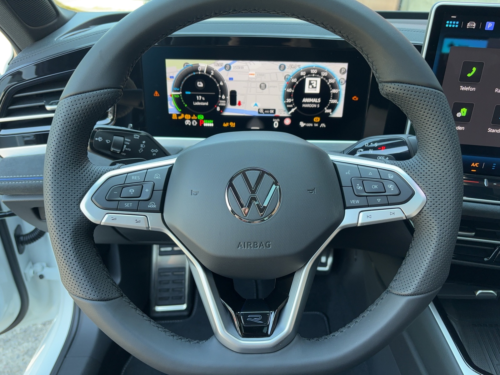 VW Passat Variant 1.5 TSI evo2 Plug-In- Hybrid R-Line DSG-image-16