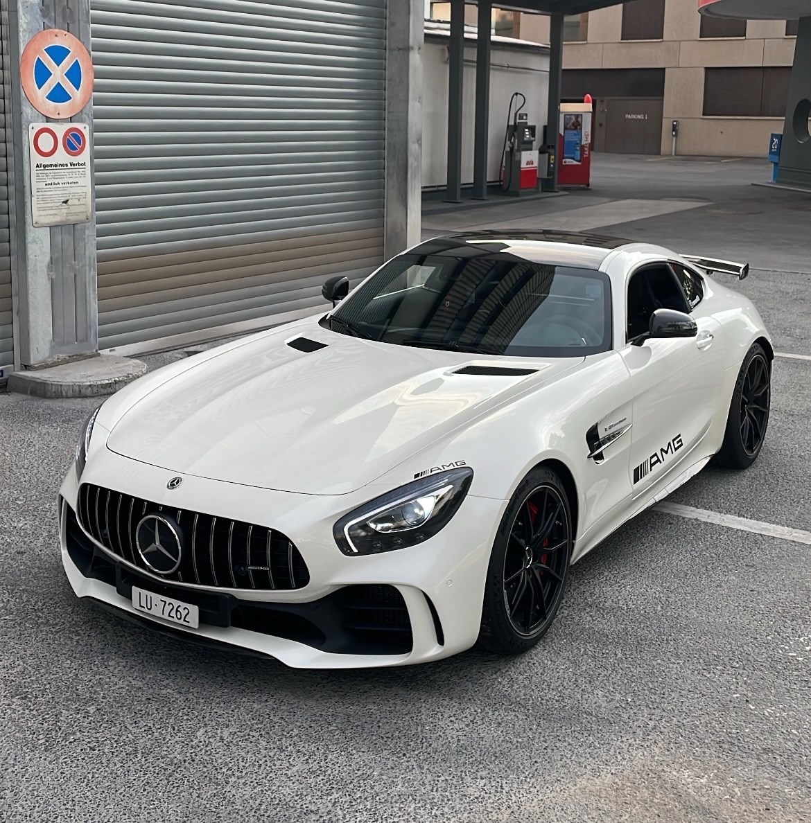 MERCEDES-BENZ AMG GT R Speedshift DCT-image-19