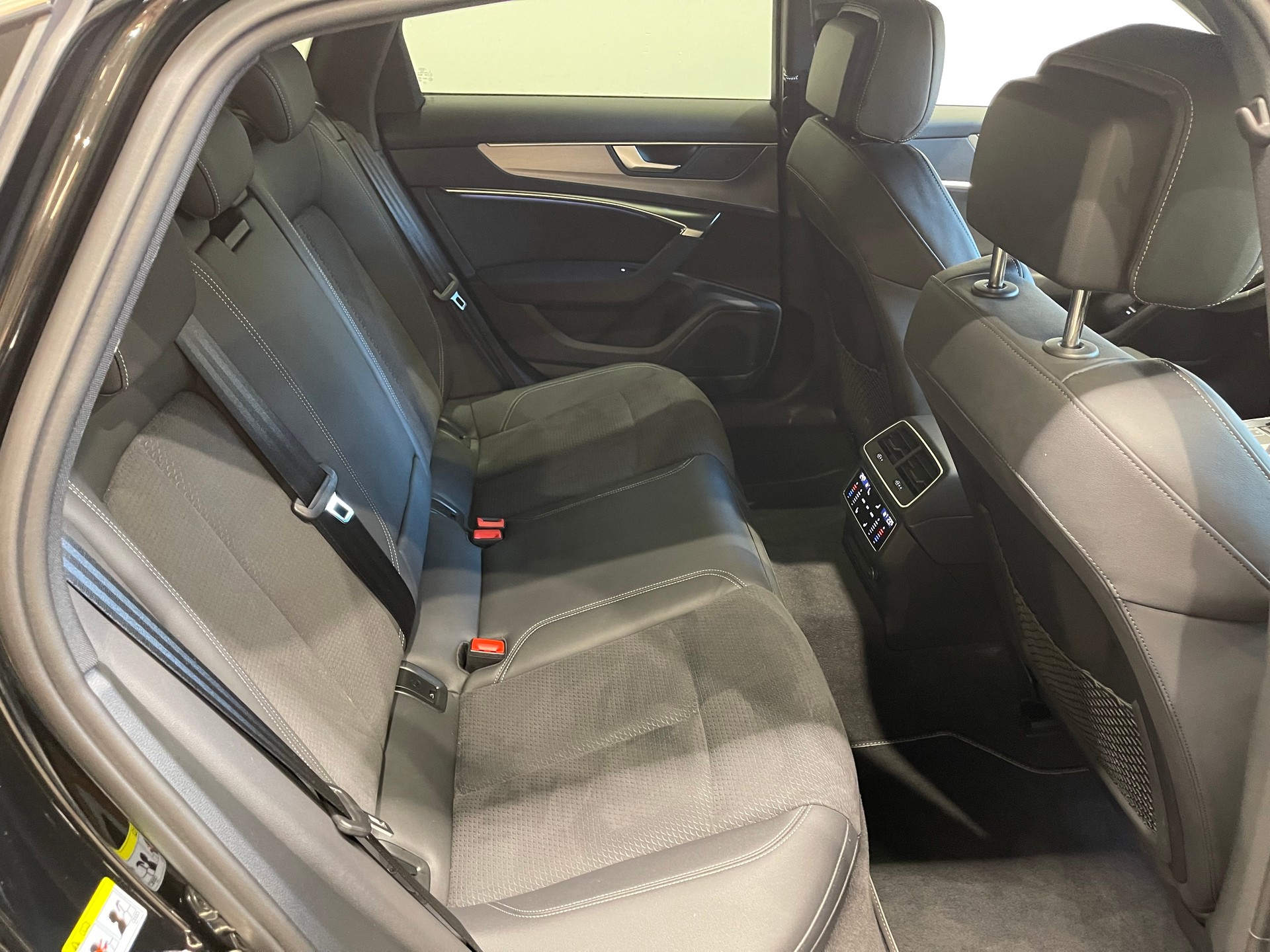 AUDI A6 45 TFSI Sport quattro S-tronic* S-LINE*-image-27