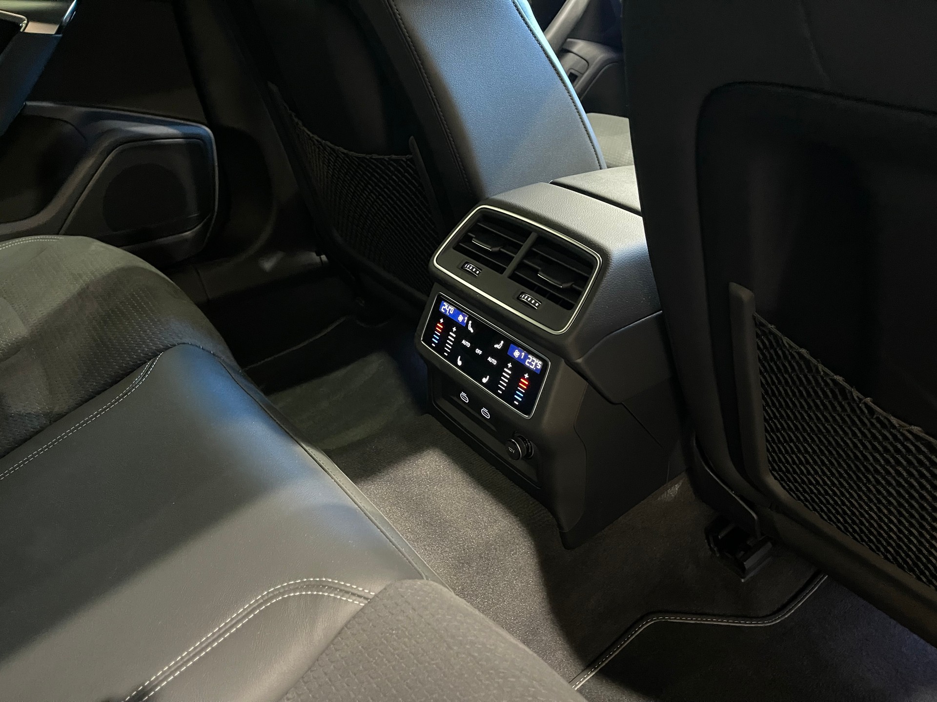 AUDI A6 45 TFSI Sport quattro S-tronic* S-LINE*-image-26