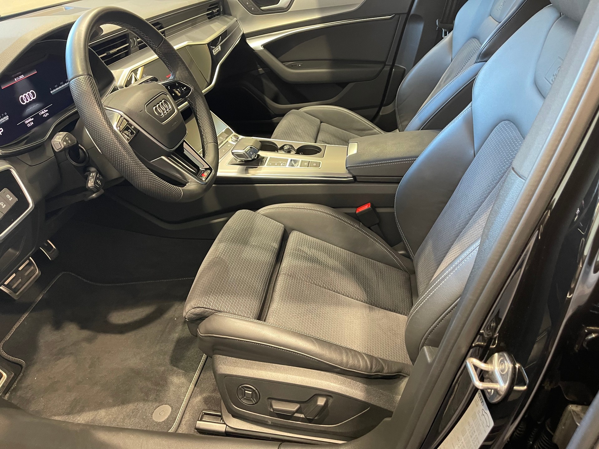 AUDI A6 45 TFSI Sport quattro S-tronic* S-LINE*-image-7