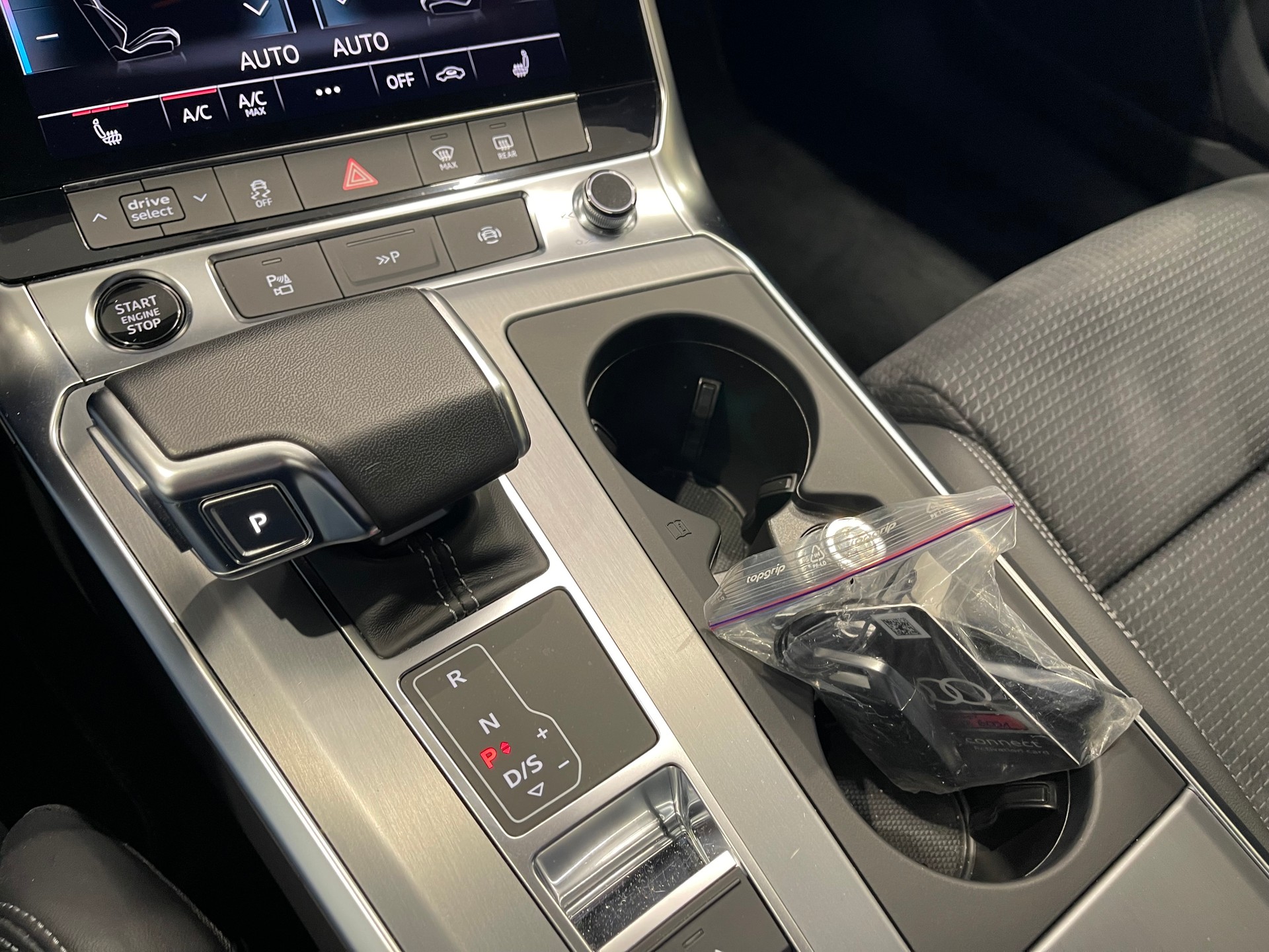AUDI A6 45 TFSI Sport quattro S-tronic* S-LINE*-image-13