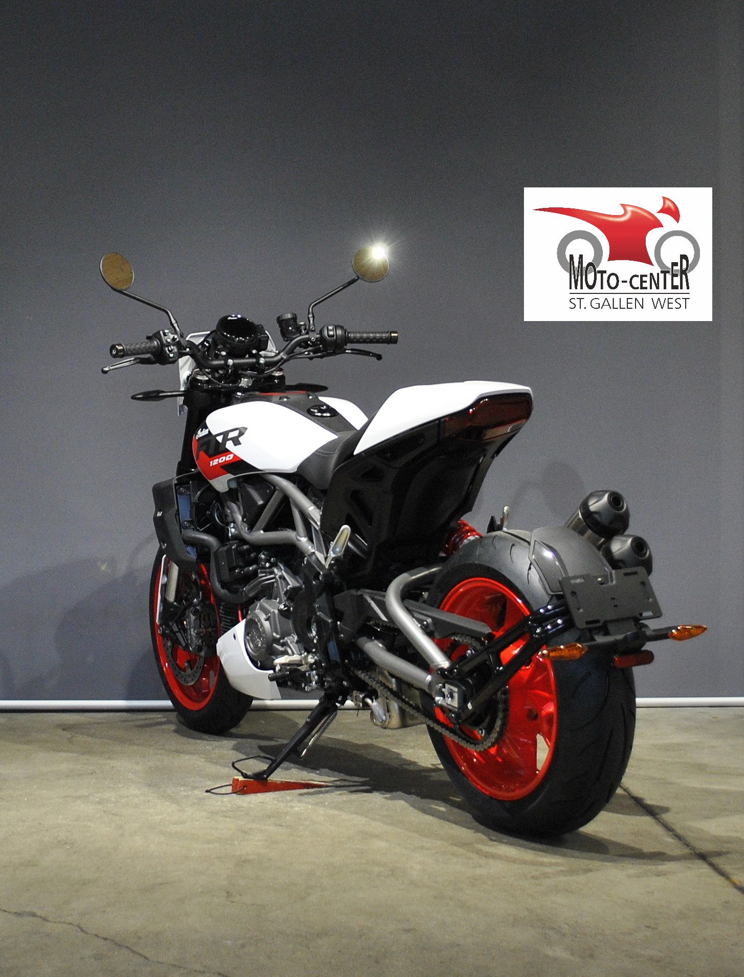INDIAN FTR 1200 Sport-showroom-element-3