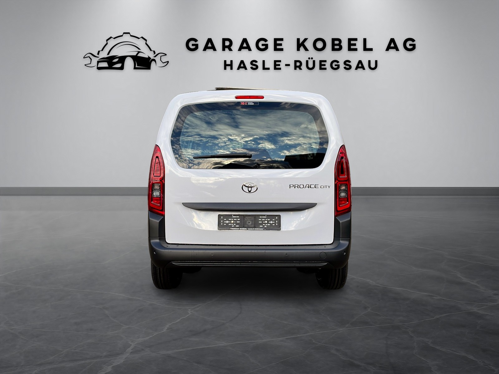 TOYOTA Proace City Van 1.2 Active Medium-image-3