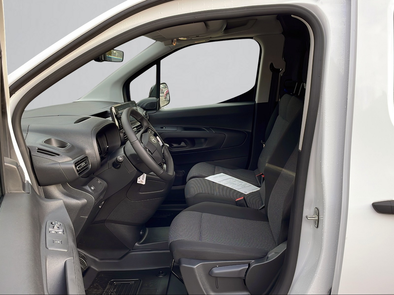 TOYOTA Proace City Van 1.2 Active Medium-image-4
