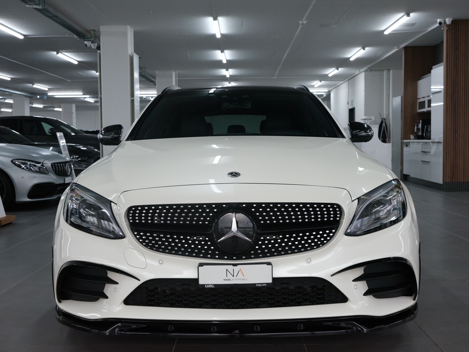 MERCEDES-BENZ C 200 Swiss Star AMG Line 4M 9G-Tronic-image-6