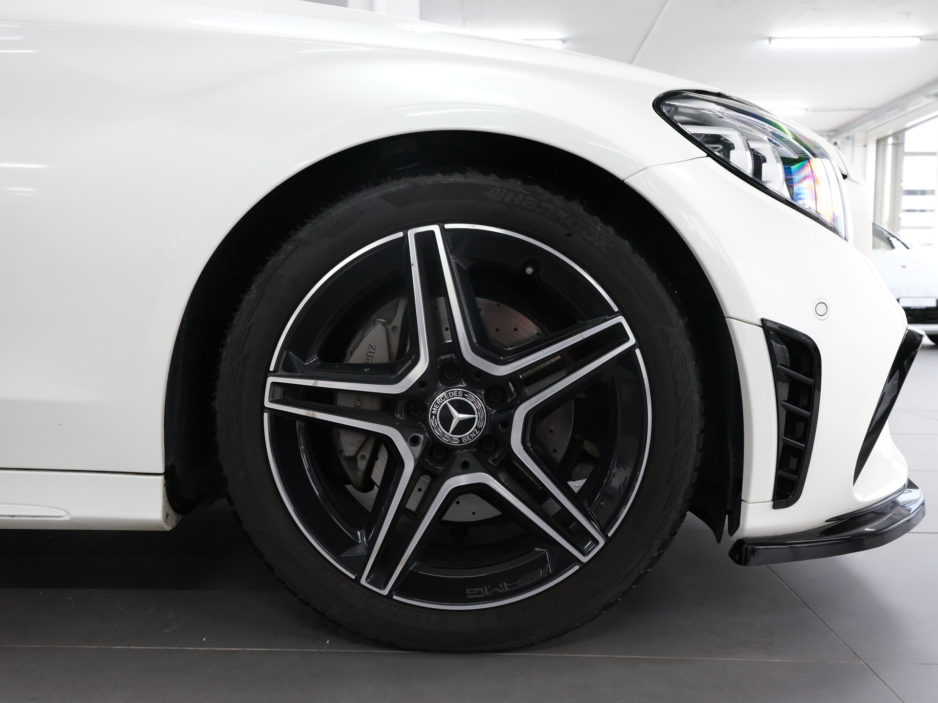 MERCEDES-BENZ C 200 Swiss Star AMG Line 4M 9G-Tronic-image-7