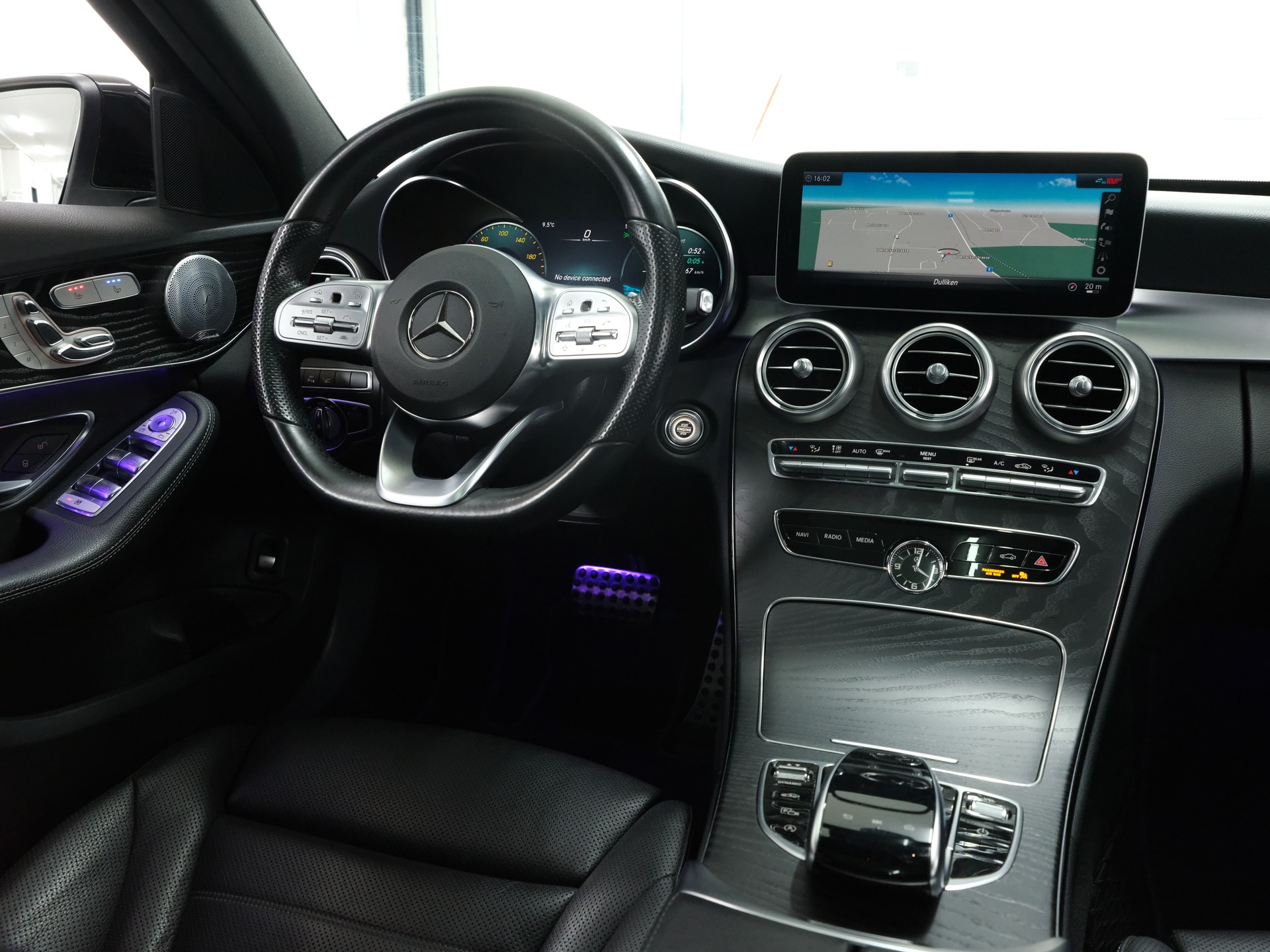MERCEDES-BENZ C 200 Swiss Star AMG Line 4M 9G-Tronic-image-14