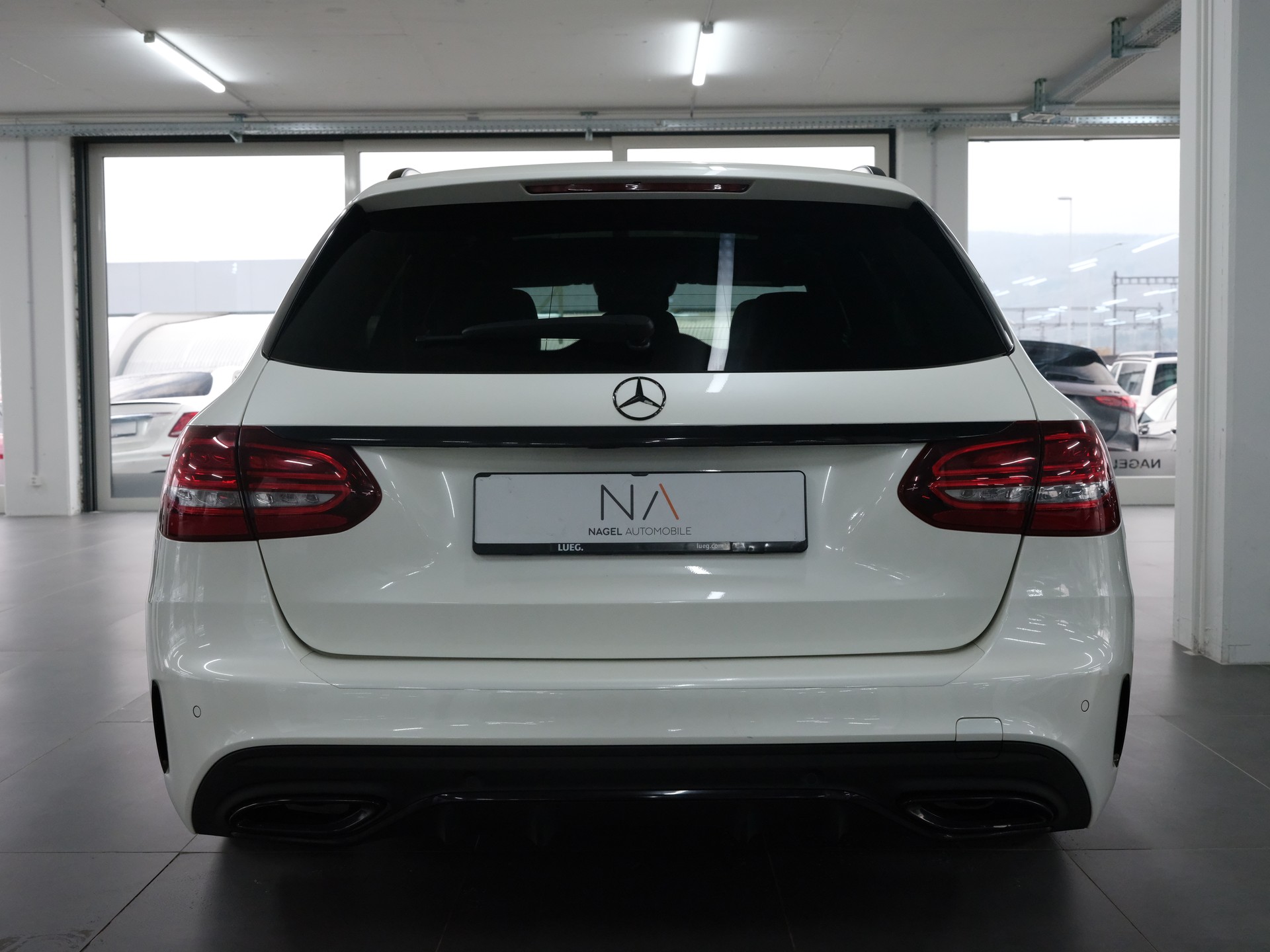 MERCEDES-BENZ C 200 Swiss Star AMG Line 4M 9G-Tronic-showroom-element-3