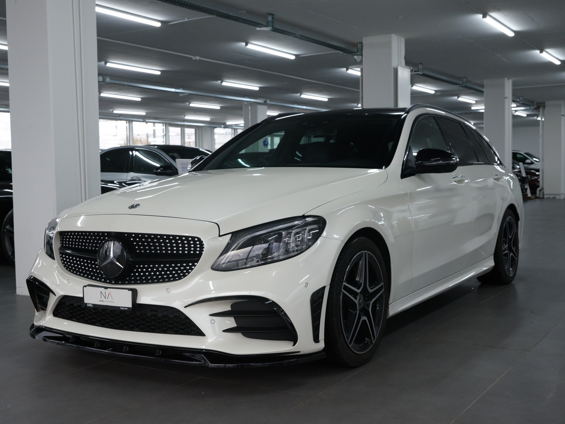 MERCEDES-BENZ C 200 Swiss Star AMG Line 4M 9G-Tronic-image-5