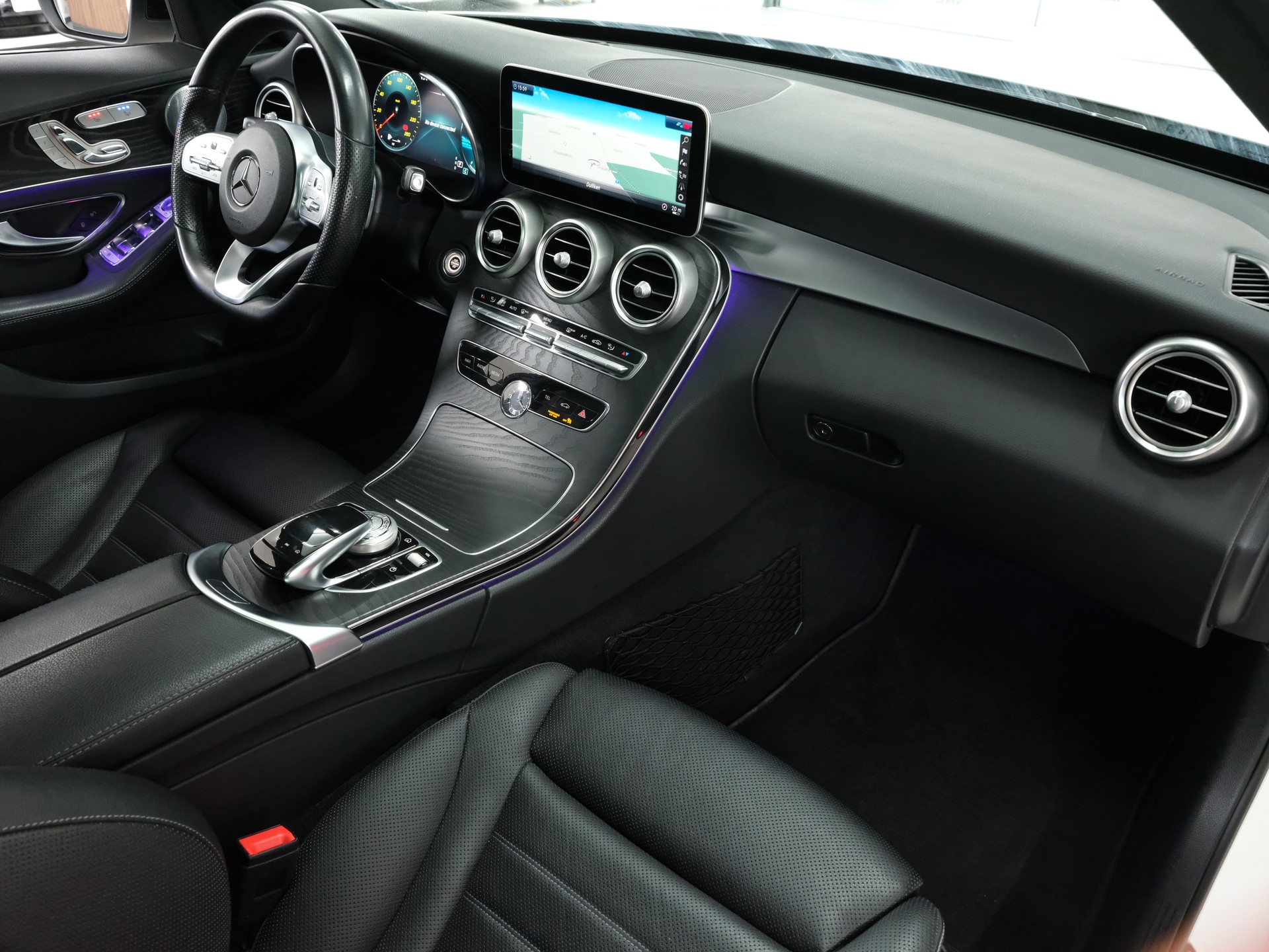 MERCEDES-BENZ C 200 Swiss Star AMG Line 4M 9G-Tronic-image-10