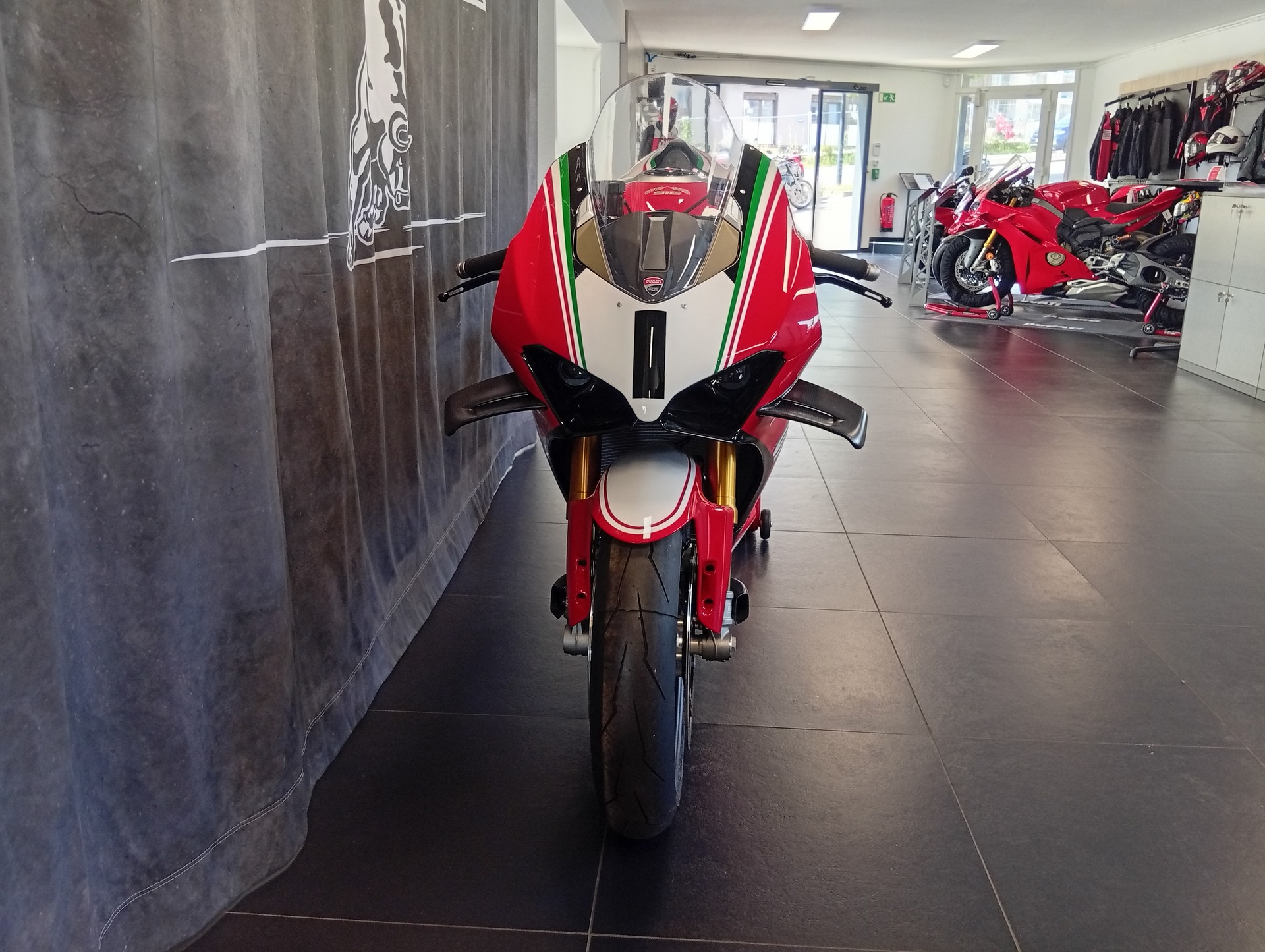 DUCATI SP2 916 - 30EME ANNIVERSAIRE-showroom-element-3