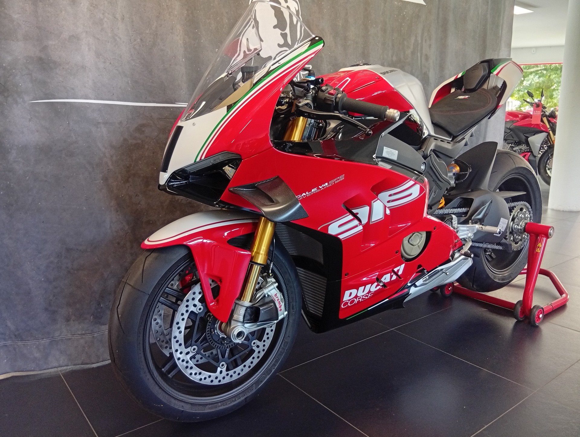 DUCATI SP2 916 - 30EME ANNIVERSAIRE-showroom-element-2