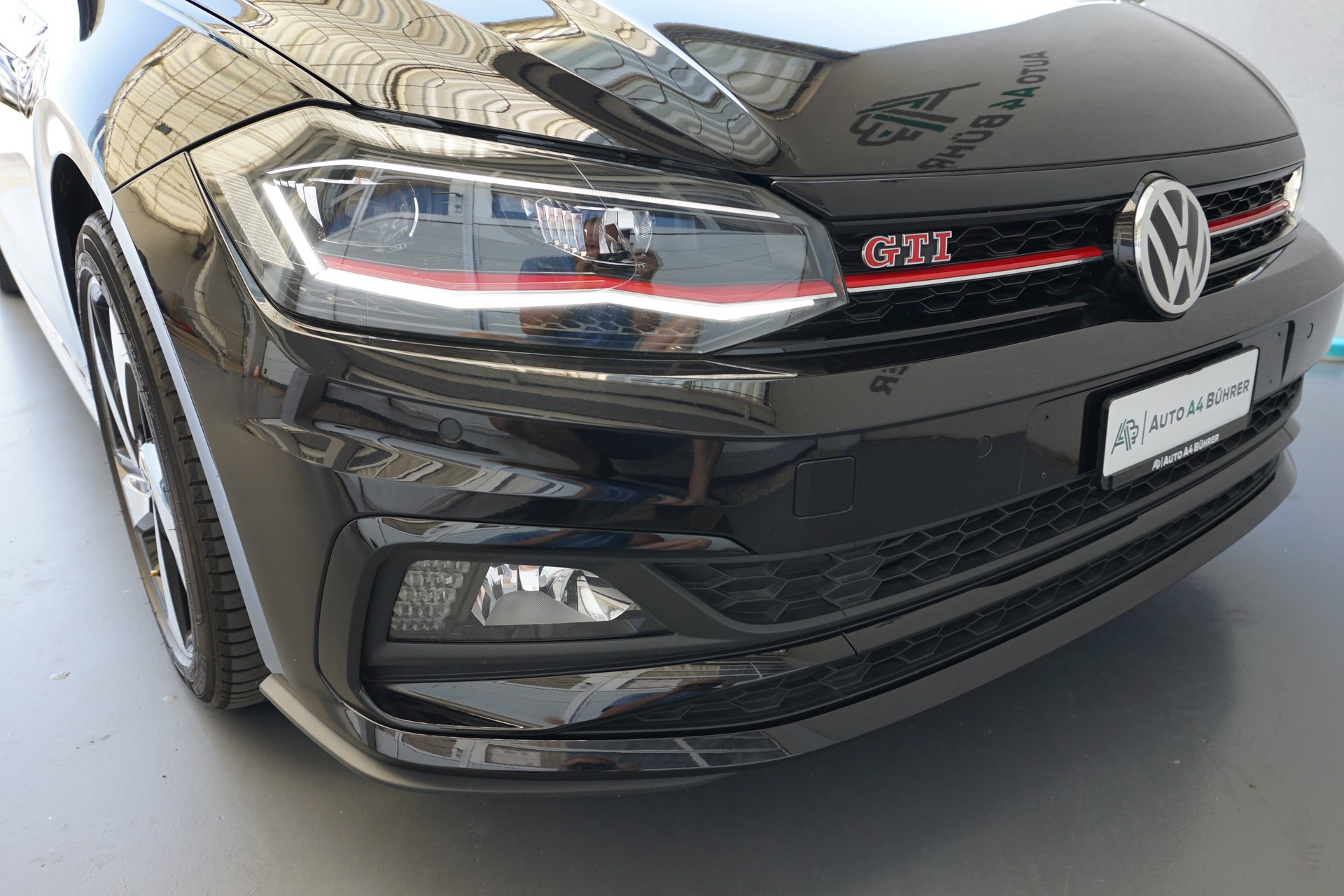 VW Polo 2.0 TSI GTI 200PS DSG-Automat-image-10