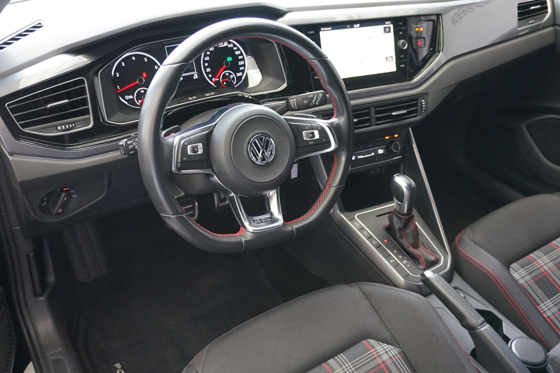 VW Polo 2.0 TSI GTI 200PS DSG-Automat-image-15