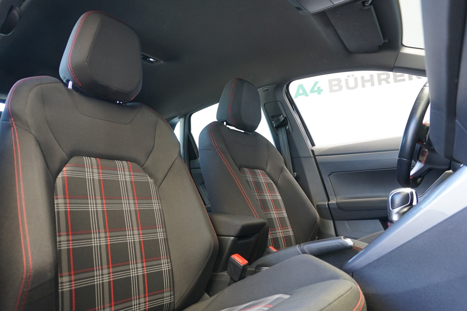 VW Polo 2.0 TSI GTI 200PS DSG-Automat-image-19