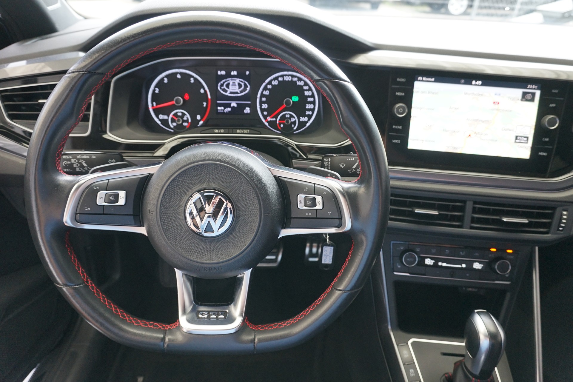 VW Polo 2.0 TSI GTI 200PS DSG-Automat-image-17