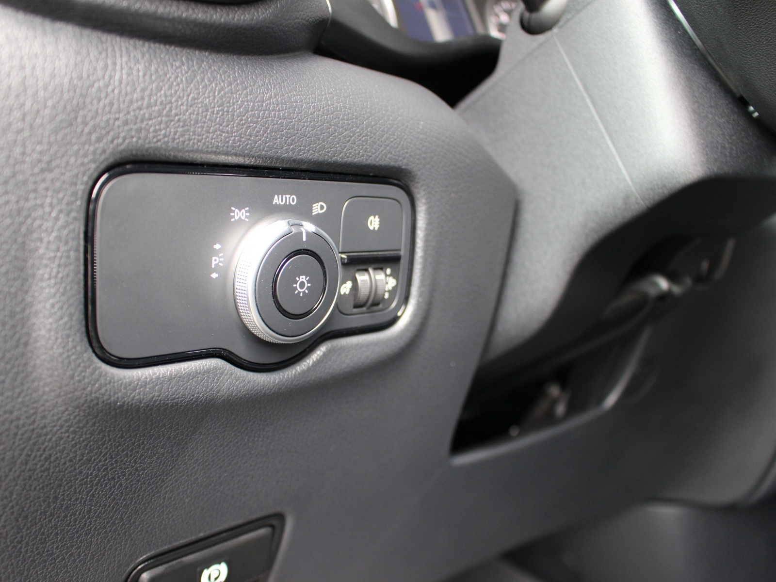 MERCEDES-BENZ Vito 110 CDI KA BASE 3200mm K-image-9